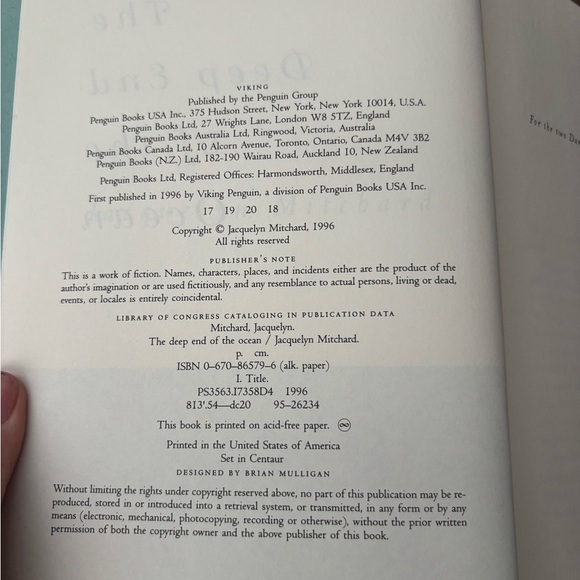 Green Hardcover Book: The Deep End of the Ocean. FIRST EDITION - Picture 2 of 5